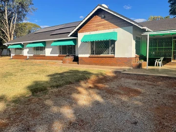 Massive  house to let 