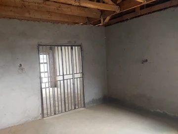 6 Bedroom House