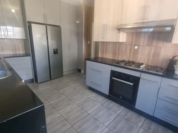 Fully furnished flat to rent in Marlborough 