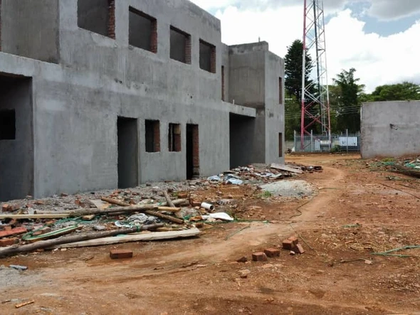 Expansive 7-Bed Garden Flat in Greendale with Borehole