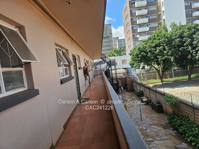 One and a half bedrooms flat for sale in the Avenues 