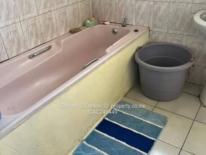 Neat house For sale 
