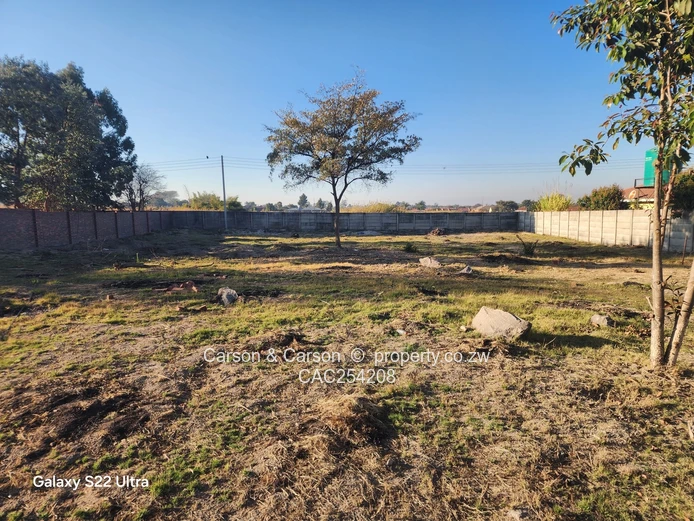 2000m² Waterfalls Stand — Tarred Main Road, Borehole