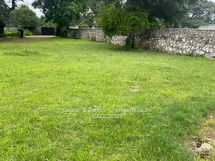 Strategically positioned Oldie house for sale 