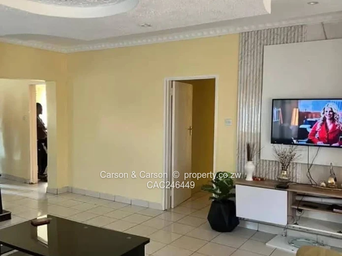 Neat house For sale 