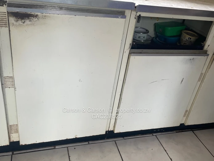 Strategically positioned Oldie house for sale 