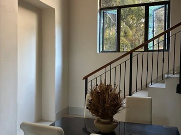 6 Bedroom House