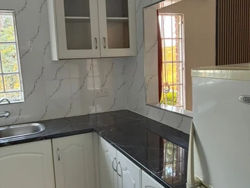 6 Bedroom House