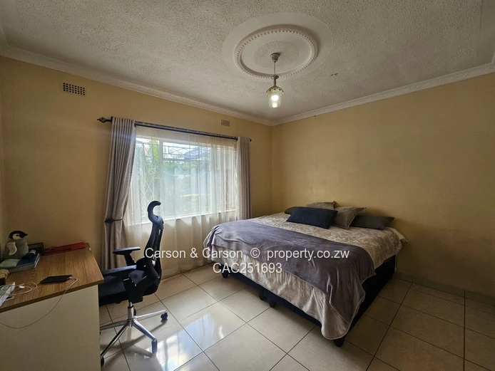  Garden Flat in Avondale with Borehole