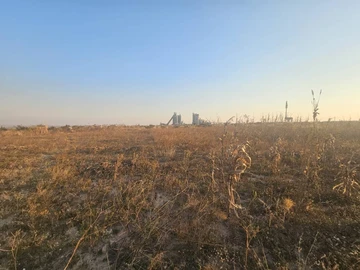 Commercial & Industrial Land