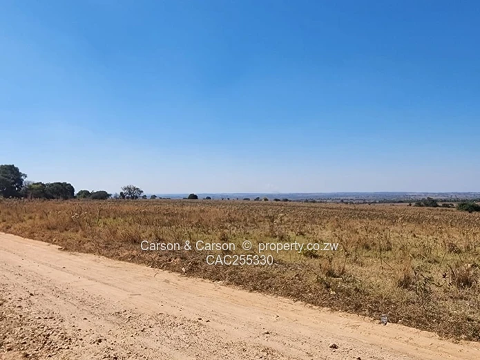 20ha Karoi Grazing Farm — Arable Soil & Gravel Access