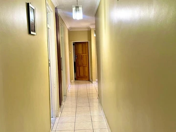 3 Bedroom Flat & Apartment