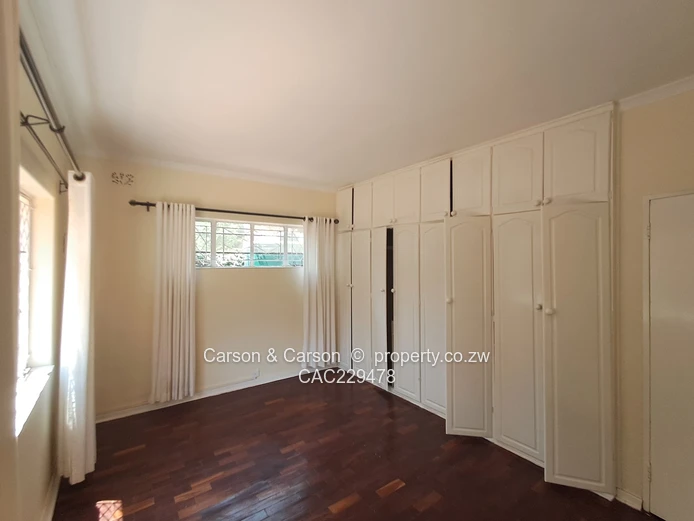 Exclusive Double-Storey Residence on One Acre – Greendale North