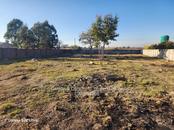 2000m² Waterfalls Stand — Tarred Main Road, Borehole