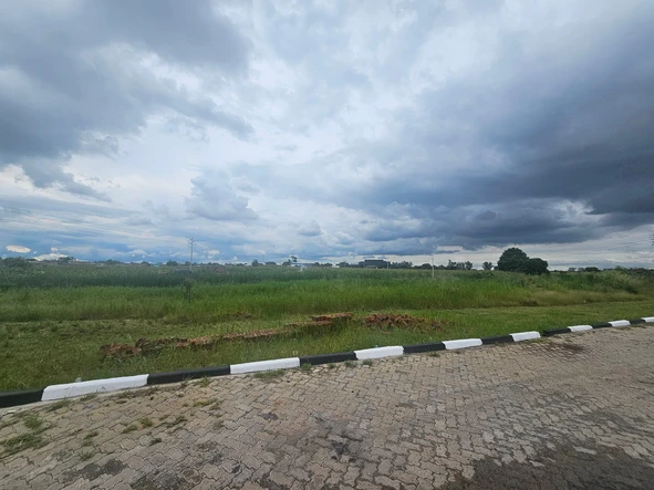 Commercial & Industrial Land