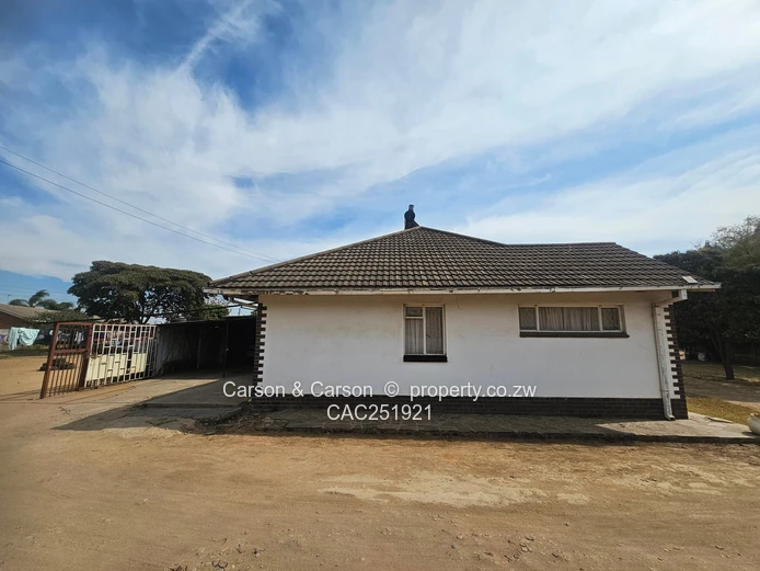 4 bed house for sale in Queensdale