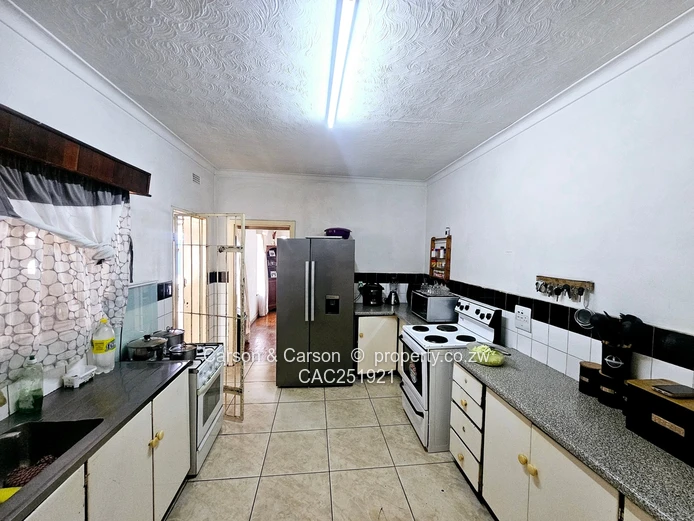 4 bed house for sale in Queensdale