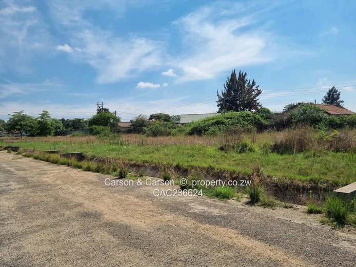 Fully serviced,  prime location... (Sole Mandate)