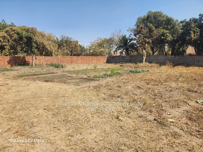 Spacious 5-Bed Windsor Park Home on 3,500m² with Borehole