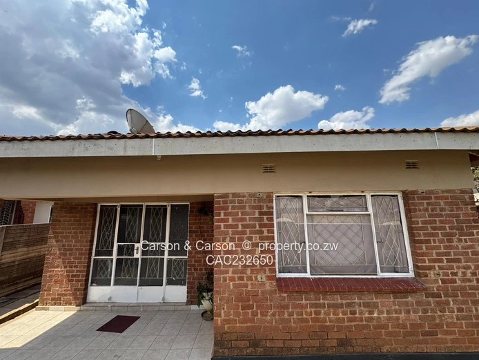 House to rent in Glen View 3