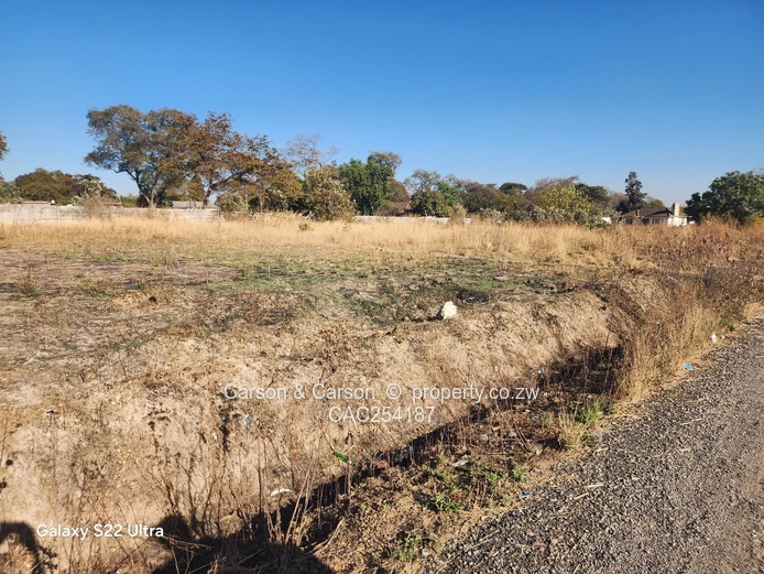 Serviced 1000m2 Stand on Tarred Main Road, Waterfalls