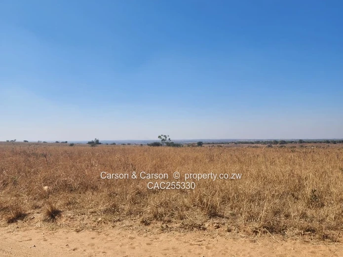 20ha Karoi Grazing Farm — Arable Soil & Gravel Access