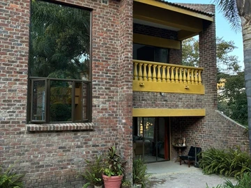 6 Bedroom House