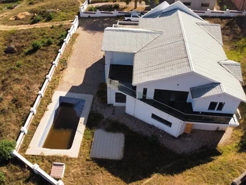 5 Bedroom House