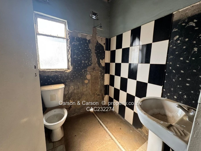 House to share in Budiriro close to the shopping centre (Sole Mandate)