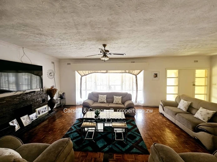Queensdale 4-Bed Home with Secure Veranda & Large Yard
