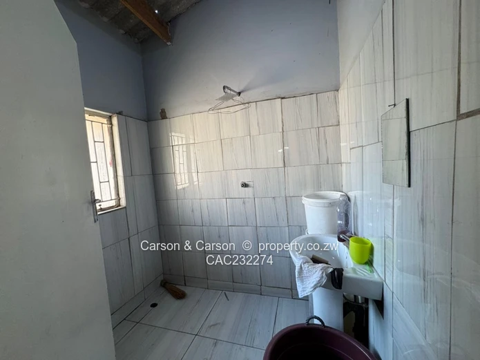 House to share in Budiriro close to the shopping centre (Sole Mandate)