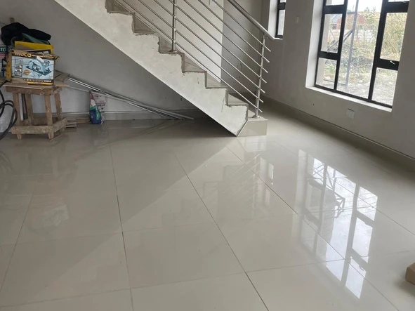 2 Bedroom Flat & Apartment