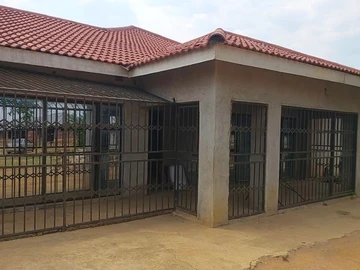 6 Bedroom House