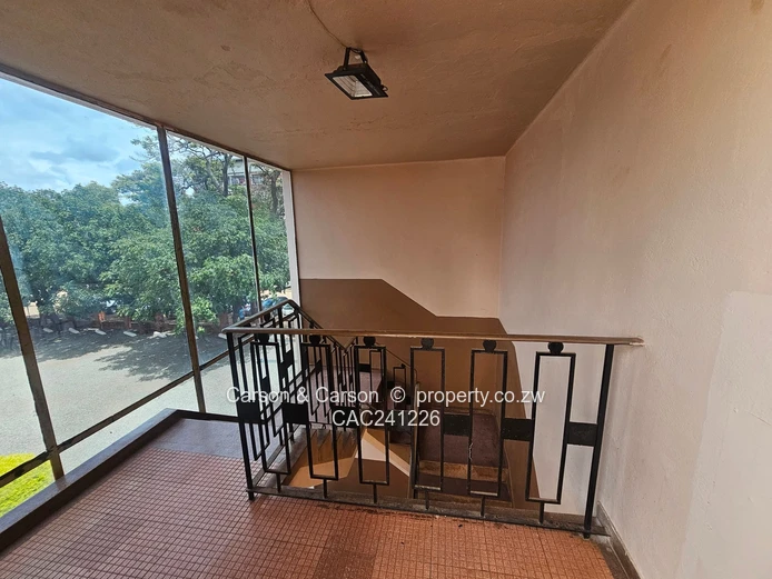 One and a half bedrooms flat for sale in the Avenues 