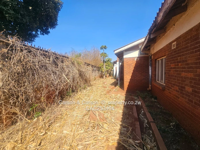 Warehouse in Kuwadzana with Boardroom