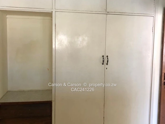 One and a half bedrooms flat for sale in the Avenues 