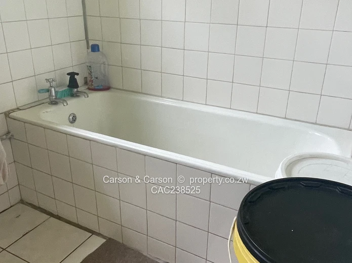 Strategically positioned Oldie house for sale 