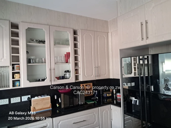 Eastlea 4-Bed house — Modern Kitchen & Borehole