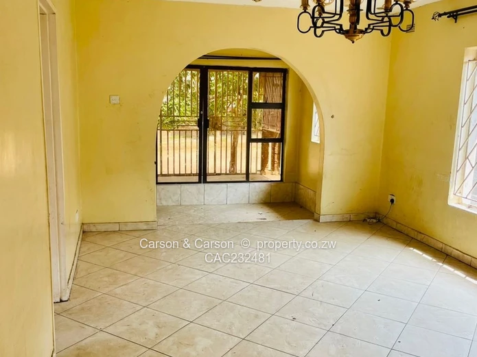 Amalinda 4-Bed House - Tiled Floors, Verandah & Kitchen