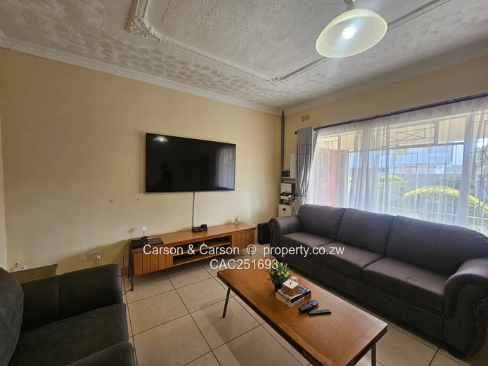  Garden Flat in Avondale with Borehole