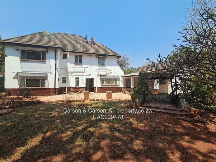 Exclusive Double-Storey Residence on One Acre – Greendale North