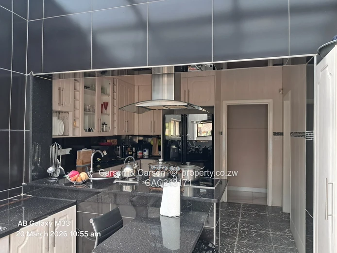 Eastlea 4-Bed house — Modern Kitchen & Borehole