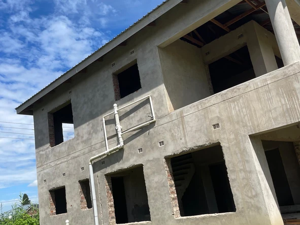 2 Bedroom Flat & Apartment