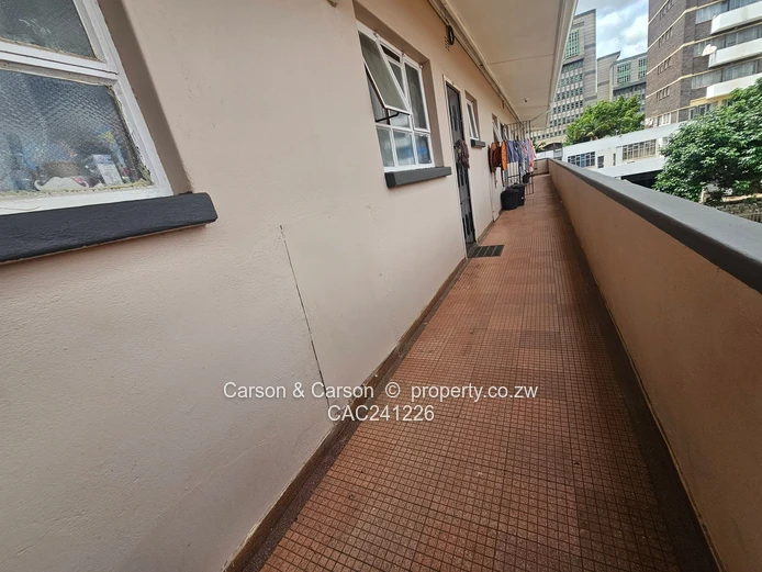 One and a half bedrooms flat for sale in the Avenues 