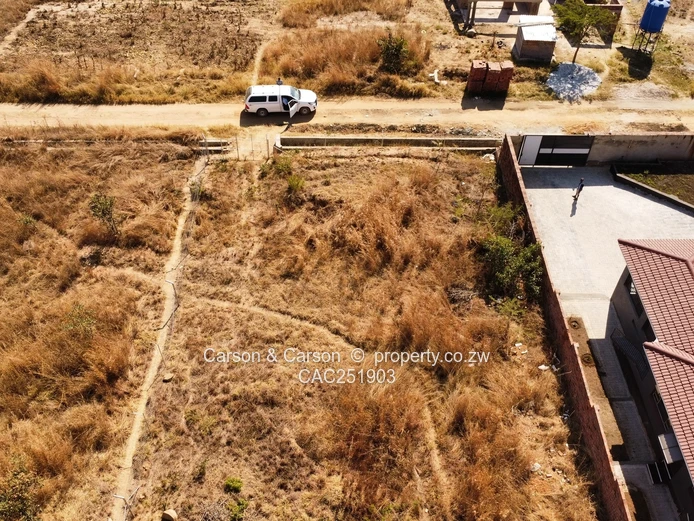 Spacious 1000m2 Stand in Crowhill Views — Gravel Roads