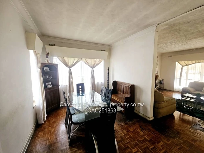 Queensdale 4-Bed Home with Secure Veranda & Large Yard