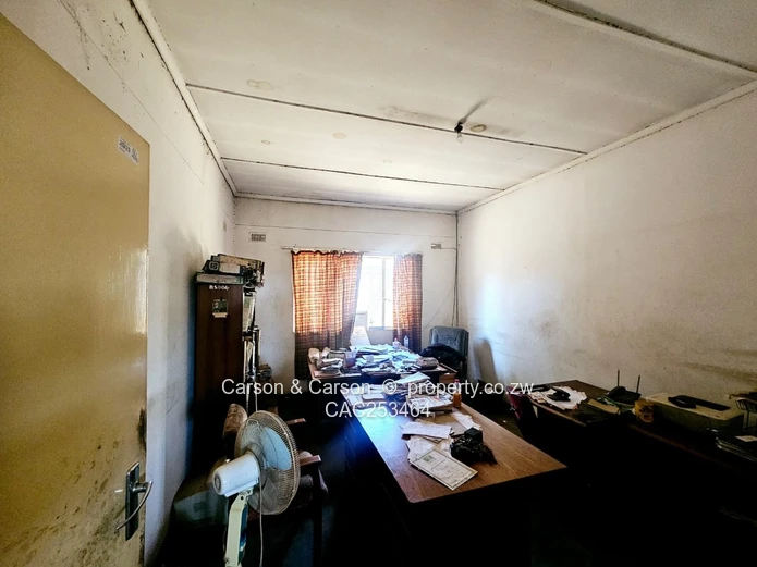 Warehouse in Kuwadzana with Boardroom