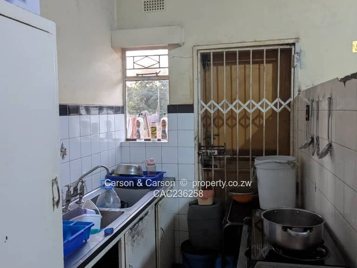 Waterfalls: 3-bed Home on 4600 m2 