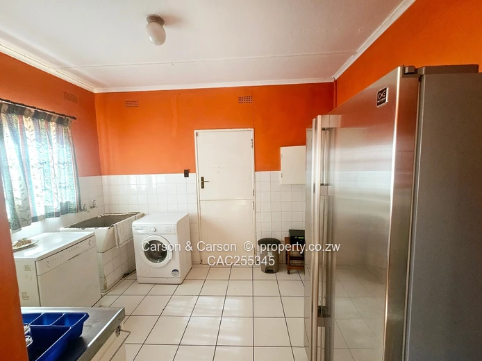 3 beds house for rent