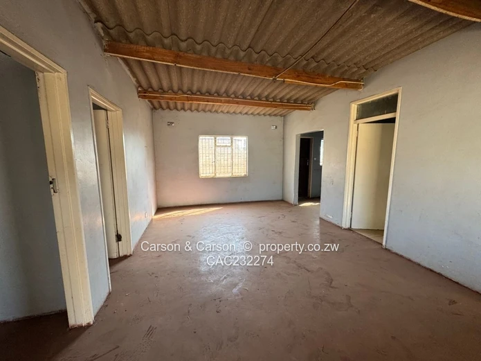 House to share in Budiriro close to the shopping centre (Sole Mandate)